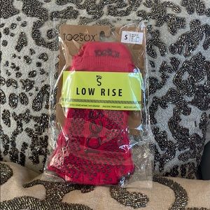 Toesox small low rise socks
